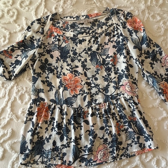 LOFT Tops - Loft 3/4 sleeve, flounce bottom, pretty print, size S